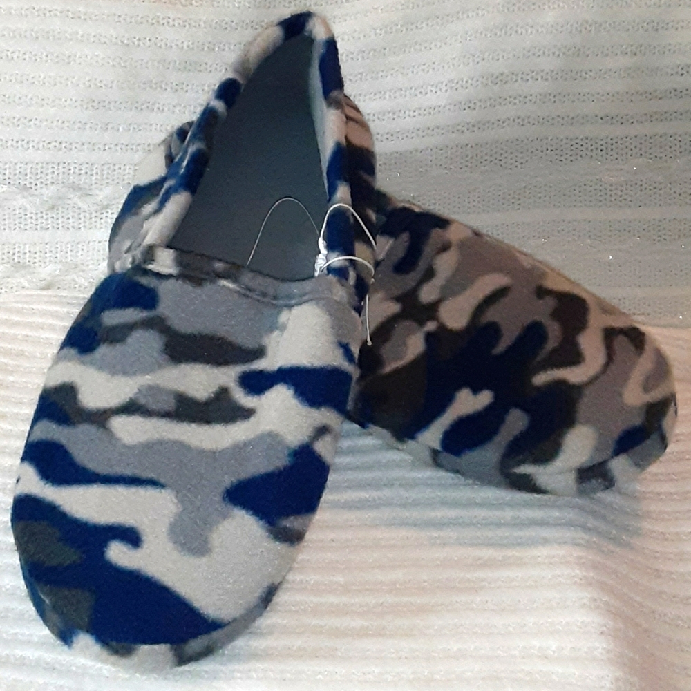 Blue & Grey Camo Fleece Slippers NWT